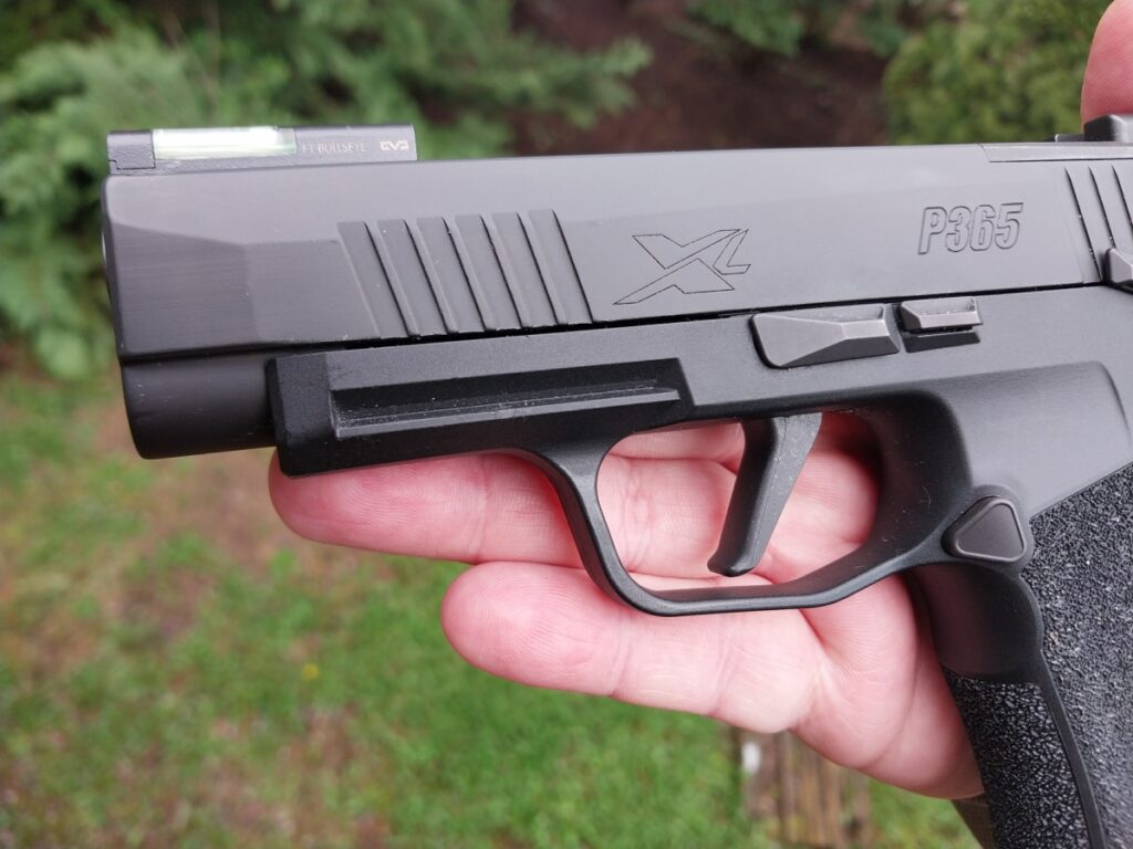 Sig P365 vs Springfield Hellcat micro-compact pistols