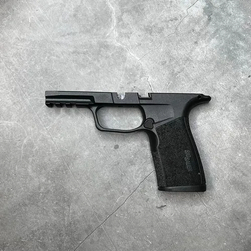 The grip design of the P365 XMacro enhances control and comfort.